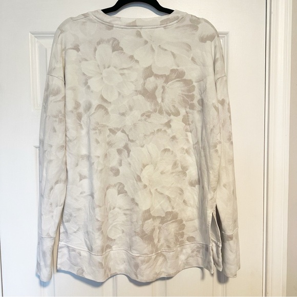 Athleta Boaster Luxe Printed Sweatshirt in Chakra Floral Bluff Grey - Picture 4 of 7